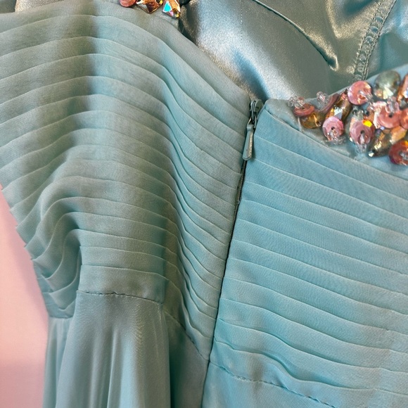 Tony Bowls Le Gala Gown - 112501 size 2 fits like a 0 - Picture 13 of 14